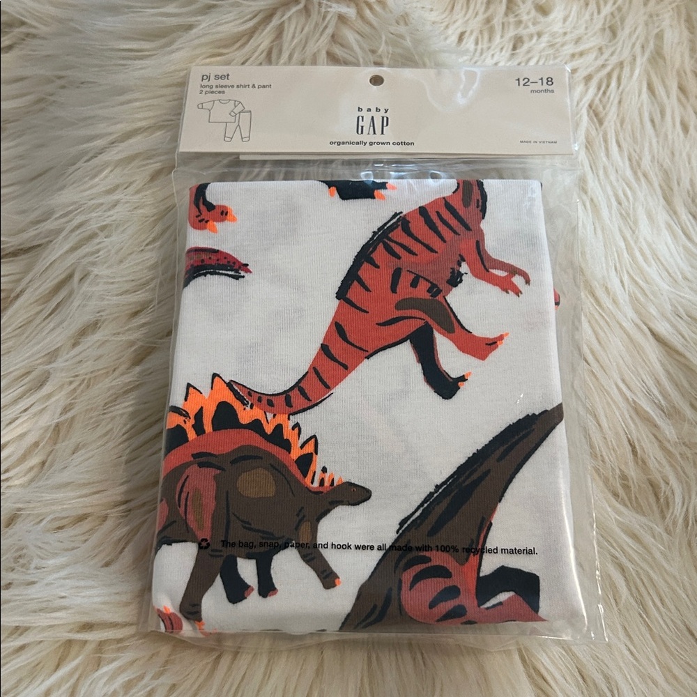 Baby Gap dinosaur top & bottom sleep wear size 12-18 months NEW! pajama set